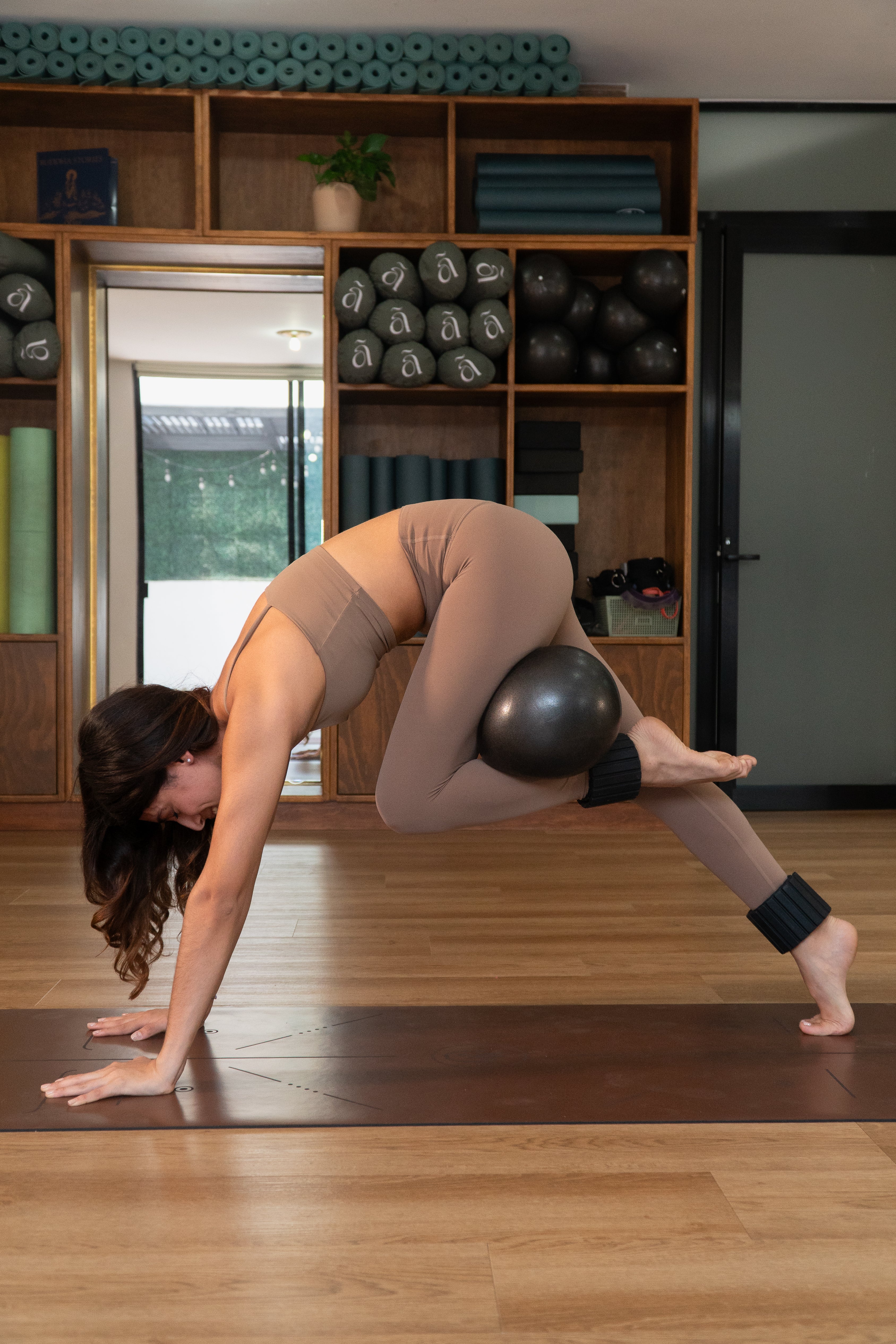 Tapete / Mat de Yoga con Alineación Chocolate