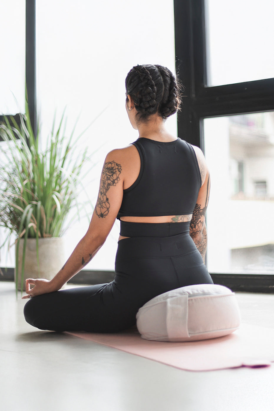 Zafu para Yoga Gris Perla Sukha